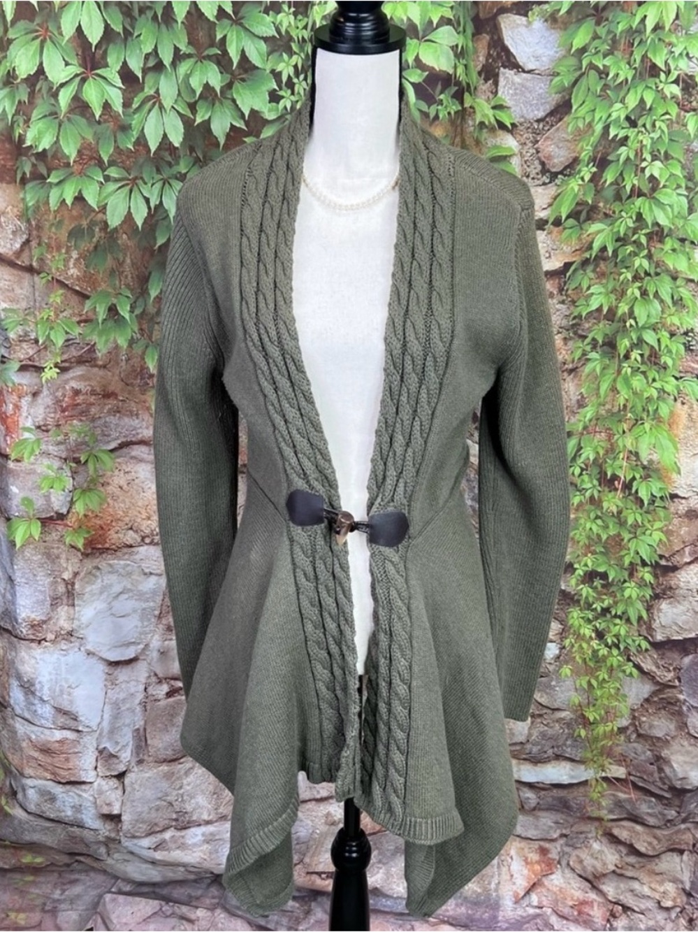 SOFT SURROUNDINGS Olive Toggle Closure Cardigan, M